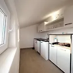 L&t *