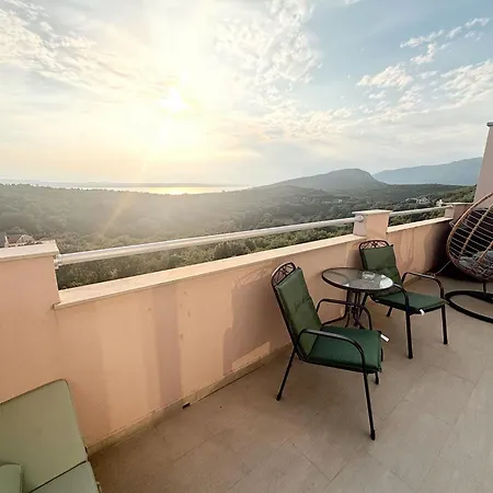 L&t Apartment *